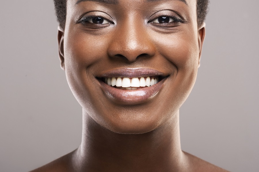 Get Bright White Smile With Teeth Whitening